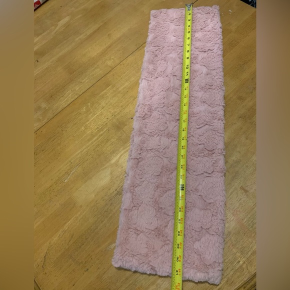 New LOFT Pink Plush Infinity Scarf NWT - Picture 8 of 9